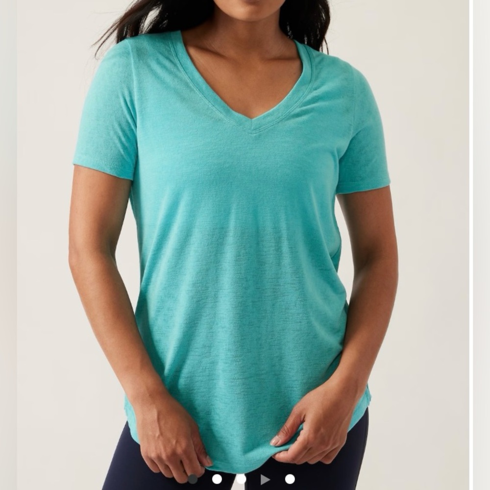 Athleta Breezy Scoop V Tee